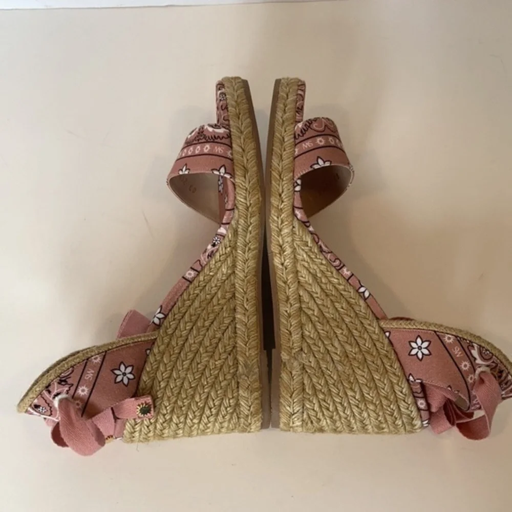 Sam Edelman Paisley Wedge Sandal in Size 39